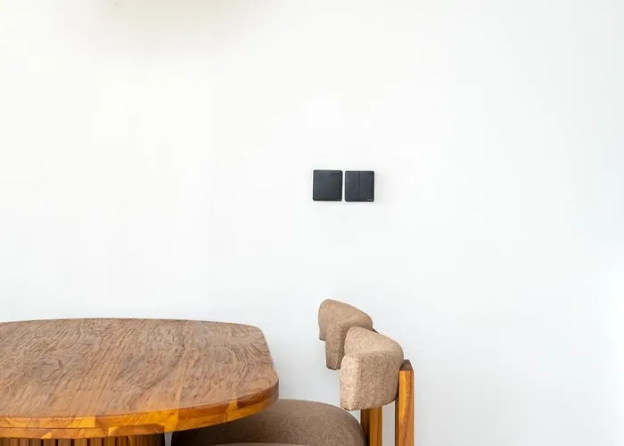 Nazare With Balcony - By Yolla Hospitality ウルワツ